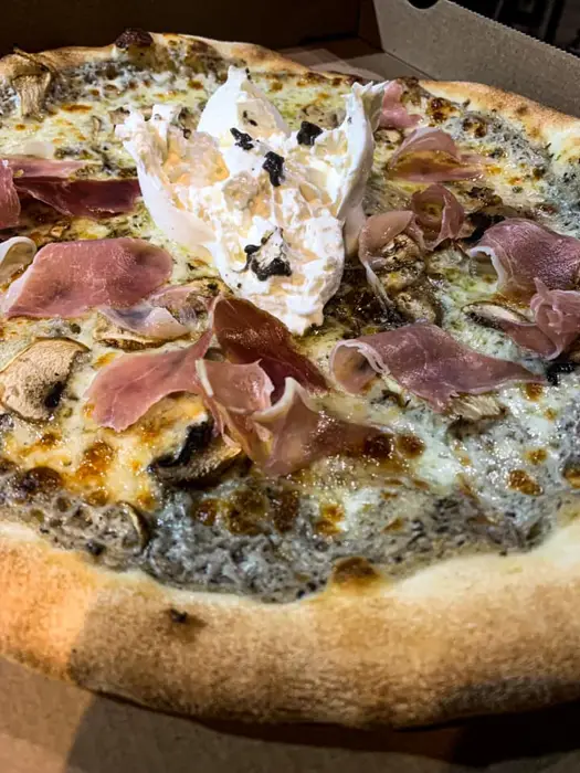 Truffe & Burrata — Pizza des Plans, Carros
